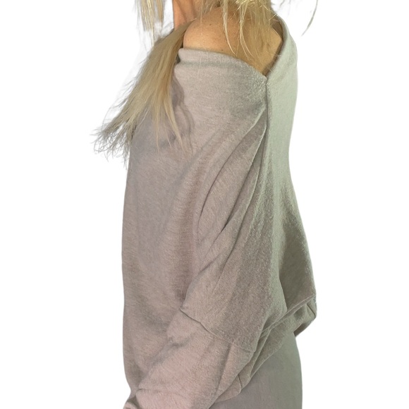BOUTIQUE* Hacci Off-Shoulder Long Sleeve Sweater Top - Picture 8 of 10